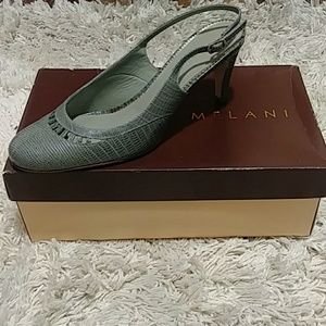 Gently Used ANTONIO MELANI GREEN ALLIGATOR SANDAL